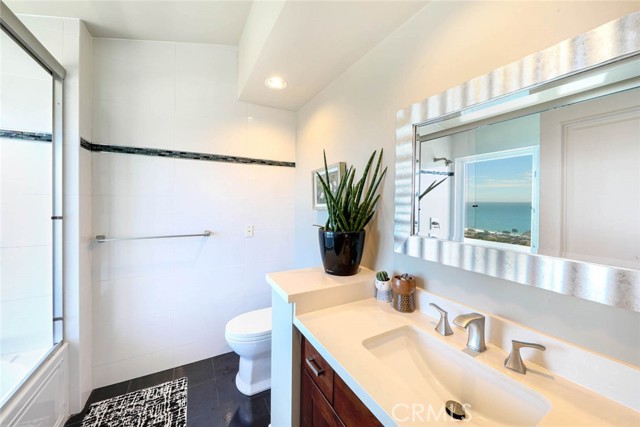 Detail Gallery Image 25 of 40 For 1076 Skyline Dr, Laguna Beach,  CA 92651 - 4 Beds | 4/1 Baths