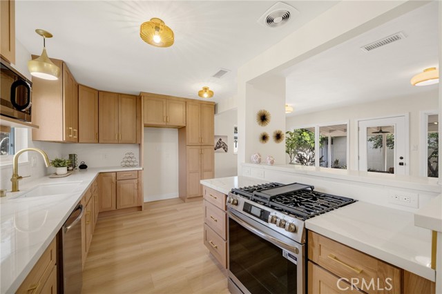 Detail Gallery Image 10 of 28 For 2306 Carfax, Long Beach,  CA 90815 - 3 Beds | 2 Baths