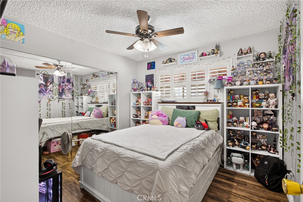 https://media.crmls.org/medias/2d5b5461-a818-4a82-b99f-9cc106d448d3.jpg?preset=X-Large