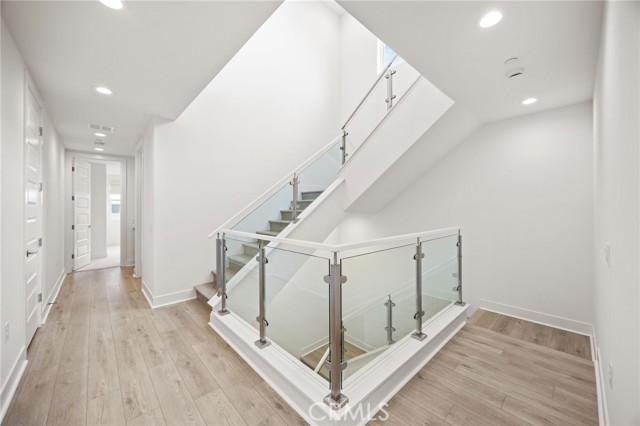 Detail Gallery Image 14 of 28 For 157 Creation St, Irvine,  CA 92618 - 5 Beds | 5 Baths