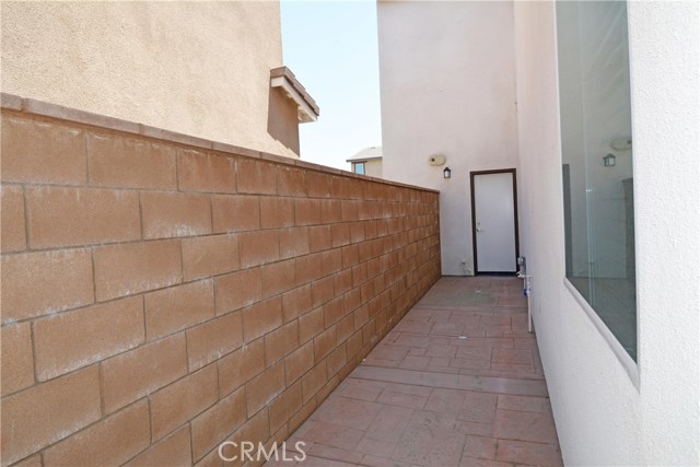 2553 E Kiwi Ct, Ontario CA: https://media.crmls.org/medias/2d5cabfa-3bda-44d6-89a0-be1e0814d2dc.jpg