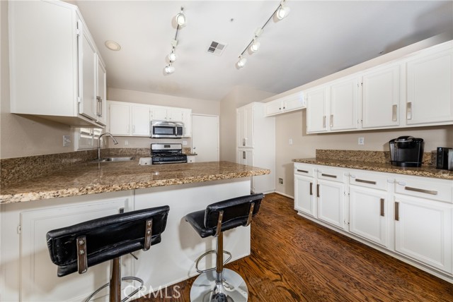 Detail Gallery Image 9 of 23 For 27817 Norwood St, Highland,  CA 92346 - 4 Beds | 2 Baths