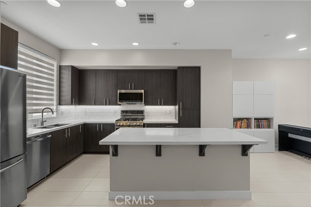 Detail Gallery Image 19 of 41 For 2753 Waverly Dr #705,  Los Angeles,  CA 90039 - 2 Beds | 3 Baths