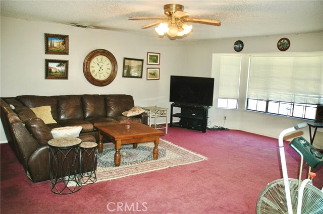 30717 Seminole Drive, Coarsegold CA: https://media.crmls.org/medias/2d5e139f-79d0-4482-923e-bf37def02bd1.jpg