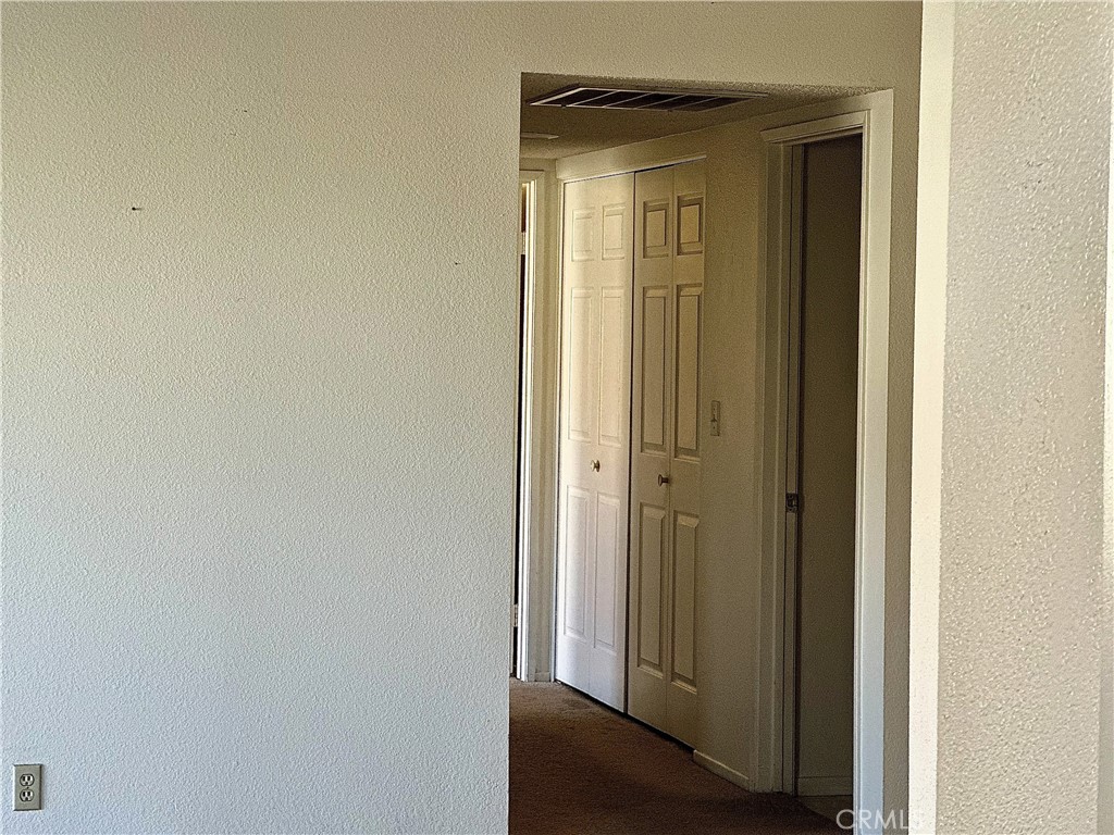 https://media.crmls.org/medias/2d5ee448-b9f0-462c-a65e-f9e3c0dd2ea1.jpg?preset=X-Large