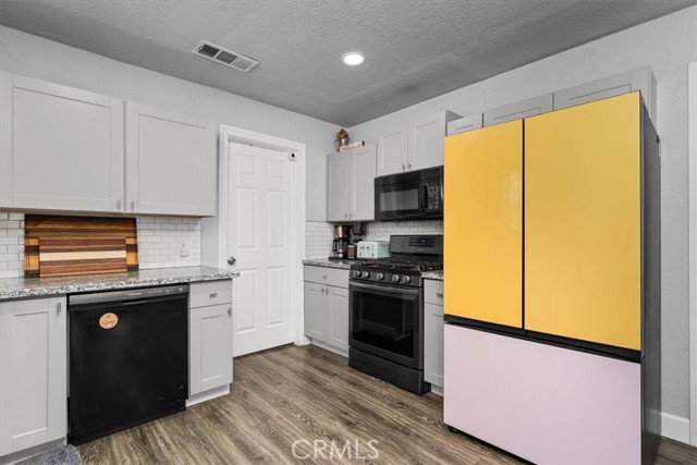 Detail Gallery Image 11 of 53 For 1158 Madison St, Red Bluff,  CA 96080 - 4 Beds | 3 Baths