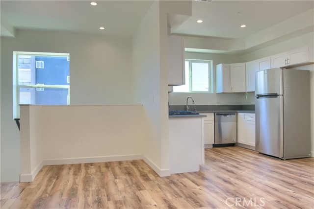 6522 Brynhurst Ave, Los Angeles CA: https://media.crmls.org/medias/2d612215-ec34-4a19-b9ad-769e711c667f.jpg