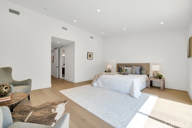 Detail Gallery Image 41 of 46 For 4801 Abbeyville Ave, Woodland Hills,  CA 91364 - 5 Beds | 5/2 Baths