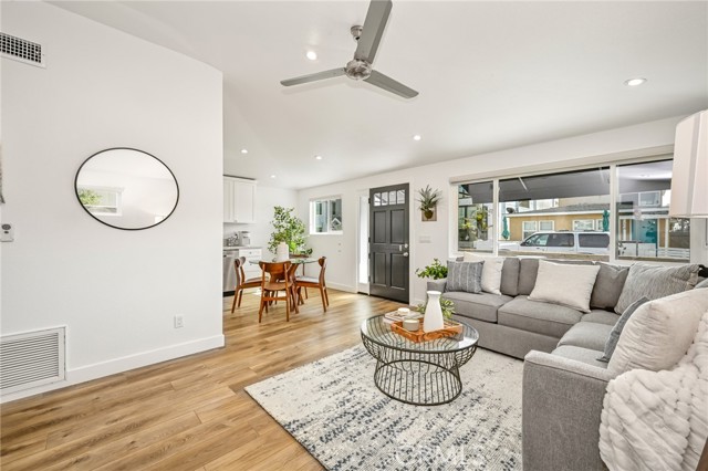 Detail Gallery Image 8 of 34 For 205 42nd St, Newport Beach,  CA 92663 - – Beds | – Baths