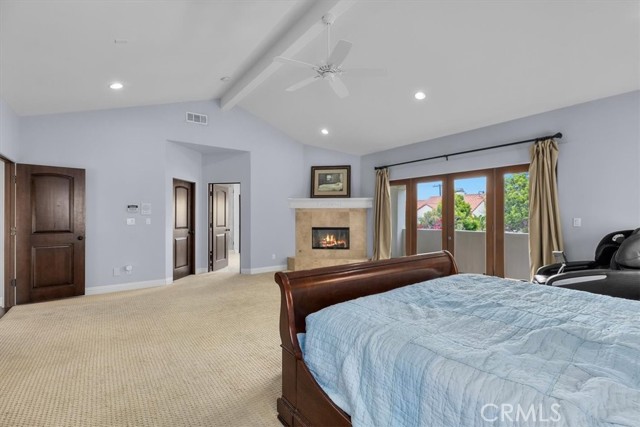 Detail Gallery Image 12 of 37 For 1009 8th St, Manhattan Beach,  CA 90266 - 6 Beds | 4/1 Baths