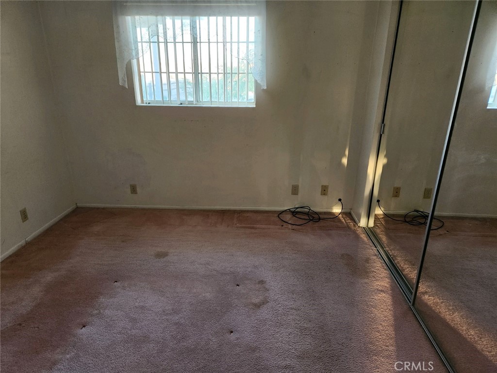 https://media.crmls.org/medias/2d6431ba-5dd2-4458-9fcb-845e20e057ce.jpg?preset=X-Large