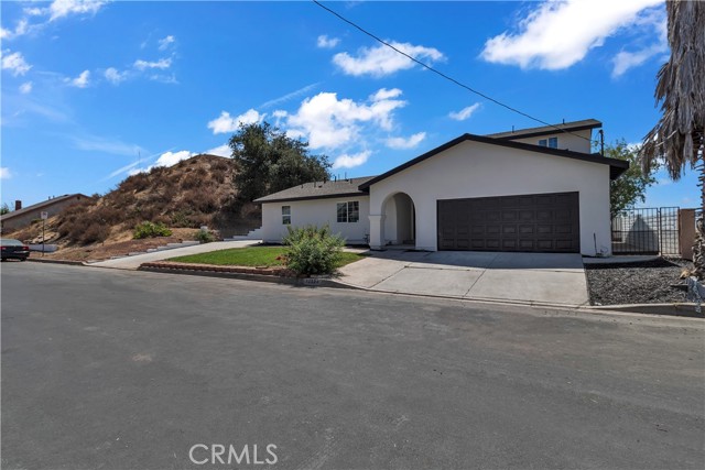 Detail Gallery Image 2 of 45 For 12524 Chanute St, Pacoima,  CA 91331 - 3 Beds | 3 Baths