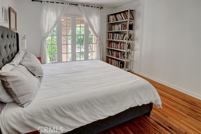 4221 Hazel Kirk Drive, Los Angeles CA: https://media.crmls.org/medias/2d6522d3-6c50-4023-a490-7894237bb0bc.jpg