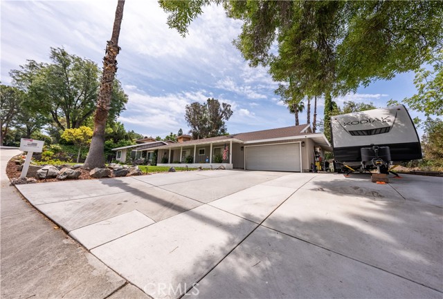 Detail Gallery Image 17 of 52 For 1544 Bellefontaine, Riverside,  CA 92506 - 5 Beds | 2 Baths