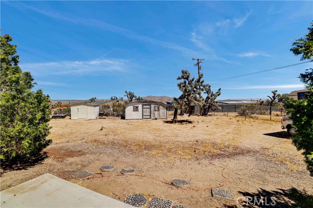 Detail Gallery Image 17 of 27 For 60140 Adobe Rd, Joshua Tree,  CA 92252 - 2 Beds | 2 Baths