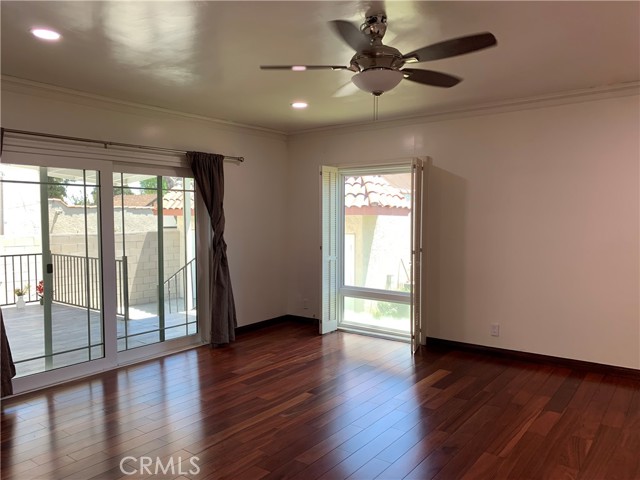 220 Laurel Avenue, Arcadia CA: https://media.crmls.org/medias/2d66ae51-3a9a-44a4-ba07-ad320a49cd59.jpg