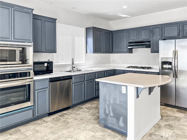 Detail Gallery Image 10 of 38 For 13127 Yellowwood St, Moreno Valley,  CA 92553 - 5 Beds | 3 Baths