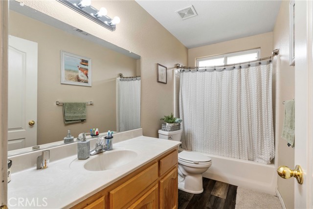 Detail Gallery Image 16 of 33 For 7009 Kings Forest Ct, Bakersfield,  CA 93313 - 3 Beds | 2 Baths
