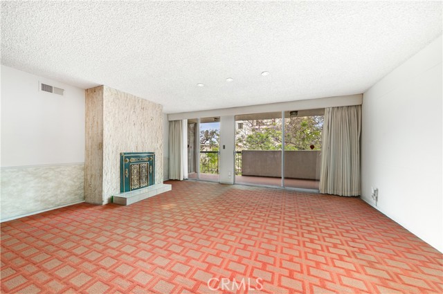 321 N Oakhurst Drive, Beverly Hills CA: https://media.crmls.org/medias/2d690813-917a-4659-bf94-4925054f1882.jpg