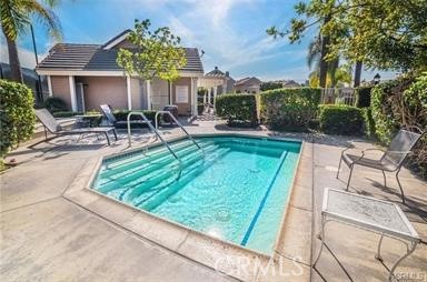 Detail Gallery Image 12 of 13 For 3851 Amberly Dr #E,  Inglewood,  CA 90305 - 3 Beds | 2 Baths