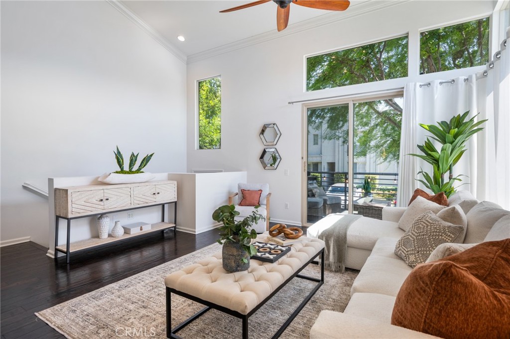 5547 Strand #101