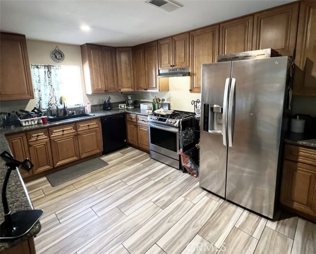 1019 W Arbutus Street, Compton CA: https://media.crmls.org/medias/2d69858a-fe5a-4a98-94b1-027b8253cc49.jpg