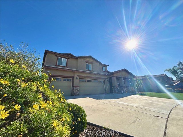 Detail Gallery Image 4 of 6 For 6842 Lucite Dr, Corona,  CA 92880 - 5 Beds | 3/1 Baths