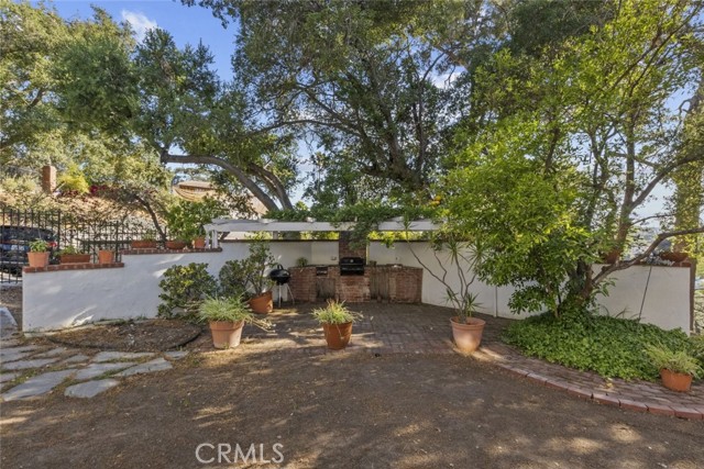 1815 Las Flores Drive, Glendale CA: https://media.crmls.org/medias/2d69a59d-cacf-493b-8db4-17ababe1e83d.jpg