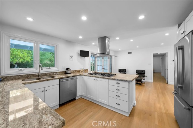 25 Aurora Drive, Rolling Hills Estates, California 90274, 4 Bedrooms Bedrooms, ,3 BathroomsBathrooms,Residential,Sold,Aurora,PV22148397