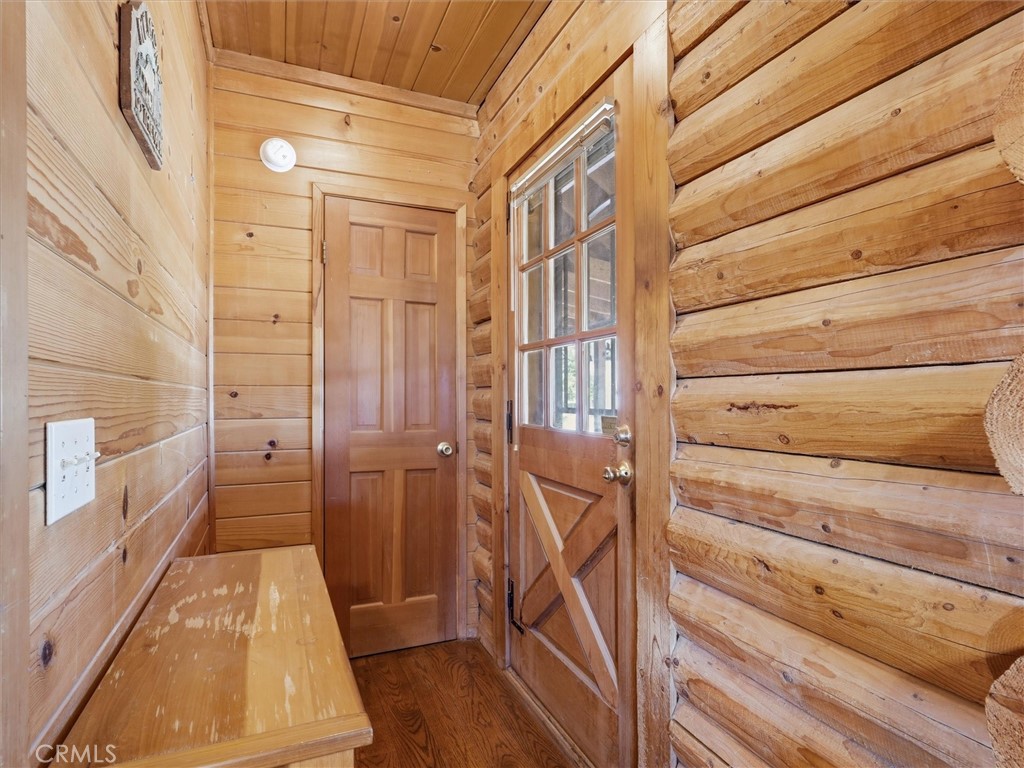 https://media.crmls.org/medias/2d6b1521-a885-4dd9-87ed-5cfce4e1d4ea.jpg?preset=X-Large