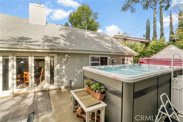 Detail Gallery Image 24 of 33 For 21006 Dumetz Rd, Woodland Hills,  CA 91364 - 2 Beds | 2 Baths