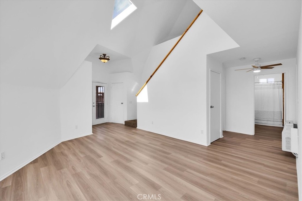https://media.crmls.org/medias/2d6bdba4-7a9c-4531-9b2b-b268e4f7ae93.jpg?preset=X-Large