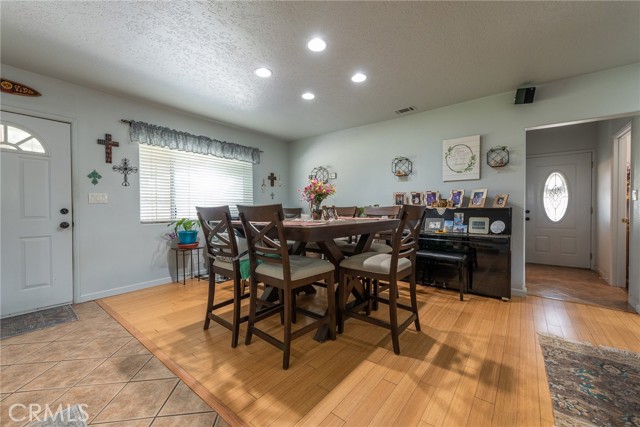 19585 Jurupa Avenue, Bloomington CA: https://media.crmls.org/medias/2d6c6839-9a47-48cd-9ce7-08b612f0d32d.jpg