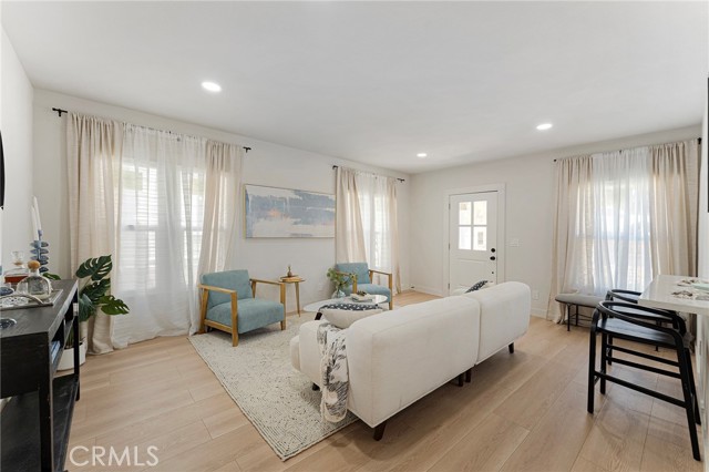 Detail Gallery Image 4 of 29 For 2626 Crestmoore Pl, Los Angeles,  CA 90065 - 2 Beds | 2 Baths