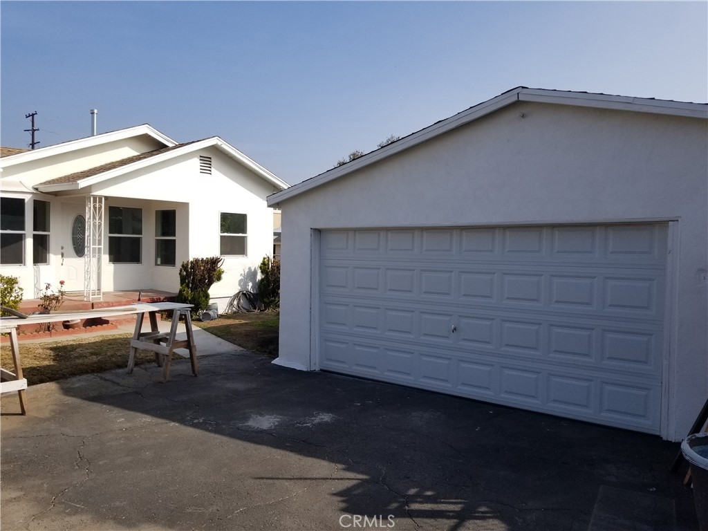 123 E Angeleno Avenue E