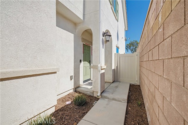 Detail Gallery Image 7 of 37 For 12844 Sovite, Moreno Valley,  CA 92555 - 4 Beds | 2/1 Baths