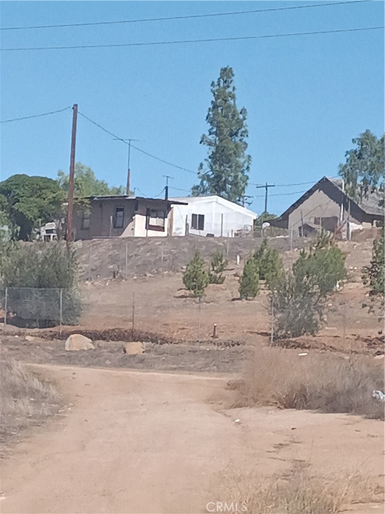https://media.crmls.org/medias/2d6e903f-c242-4737-8b86-53baa4cd9d31.jpg?preset=X-Large