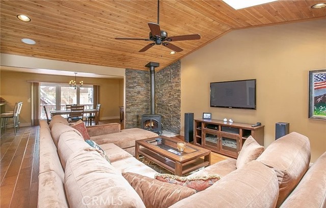 1709 Lassen Way, Pine Mountain Club CA: https://media.crmls.org/medias/2d6ed6de-5e10-4a58-add9-f8dee17eba9f.jpg