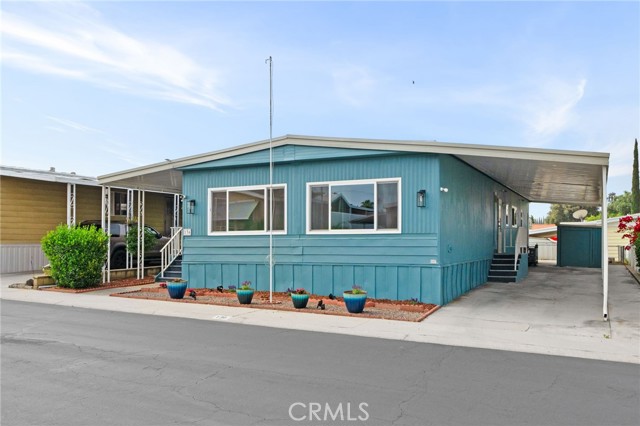 626 N. Dearborn Street, Redlands CA: https://media.crmls.org/medias/2d6ef110-db39-432c-8a7a-28c7951828f8.jpg