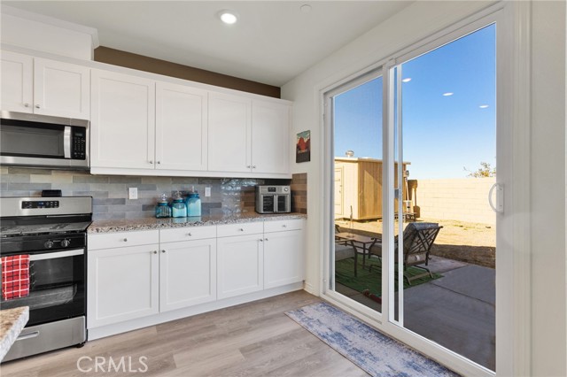Detail Gallery Image 11 of 53 For 12672 Wycliff, Victorville,  CA 92392 - 4 Beds | 3 Baths