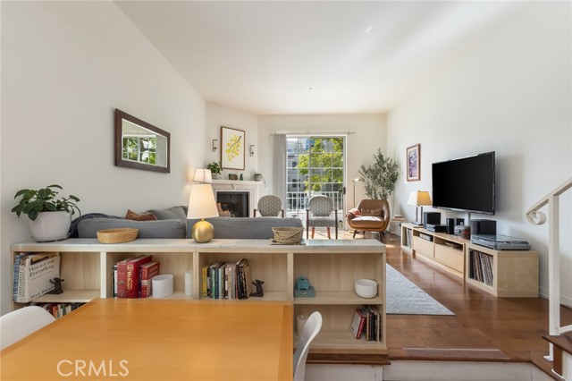 Detail Gallery Image 28 of 55 For 11445 Moorpark, Studio City,  CA 91602 - 2 Beds | 2/1 Baths