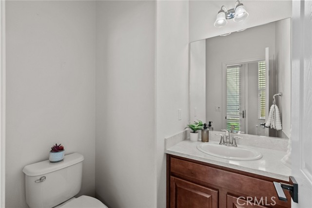 Detail Gallery Image 14 of 33 For 28240 N via Sonata Dr, Valencia,  CA 91354 - 3 Beds | 2/1 Baths