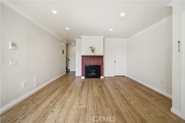 Front Image Thumbnail for CRSR26065308