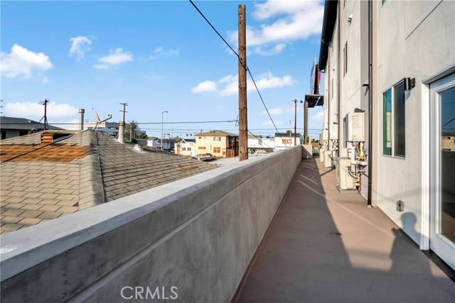 Detail Gallery Image 12 of 20 For 10035 S Western Ave #104,  Los Angeles,  CA 90047 - 2 Beds | 2 Baths