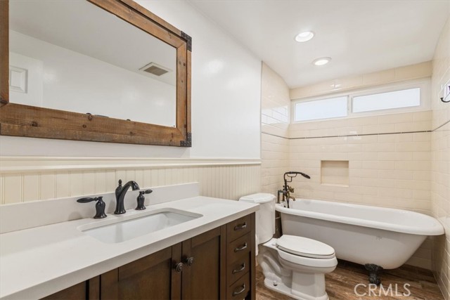 Detail Gallery Image 16 of 34 For 16750 Septo, Northridge,  CA 91343 - 5 Beds | 3 Baths