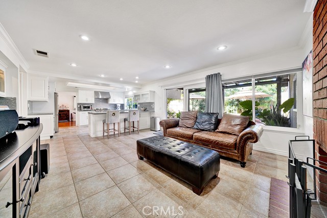 2d7104c0 72c9 4252 A88b 5aa48f404417