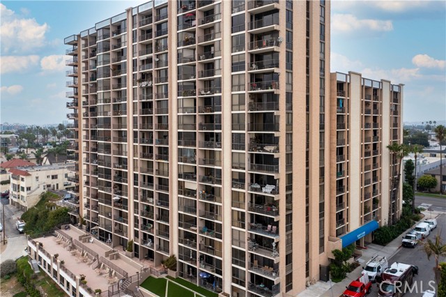 1750 E Ocean Boulevard, Long Beach CA: https://media.crmls.org/medias/2d71b065-120e-4ac7-92d2-4ccba1d58196.jpg