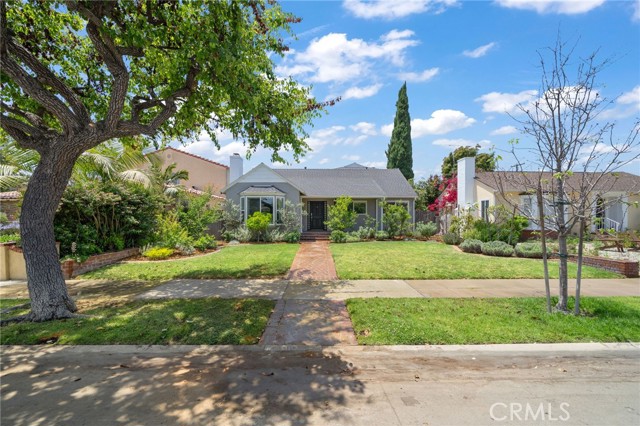 611 Flint Avenue, Long Beach, California 90814, 4 Bedrooms Bedrooms, ,4 BathroomsBathrooms,Single Family Residence,For Sale,Flint,PW24124684