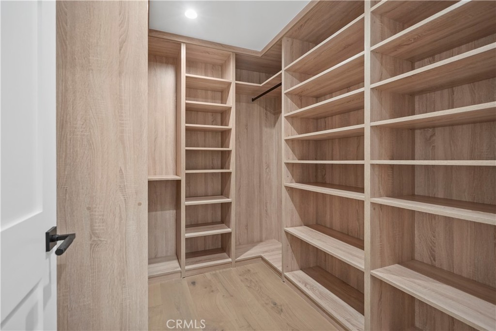 https://media.crmls.org/medias/2d729d3b-9d93-4b60-ac07-7503ada7ae14.jpg?preset=X-Large