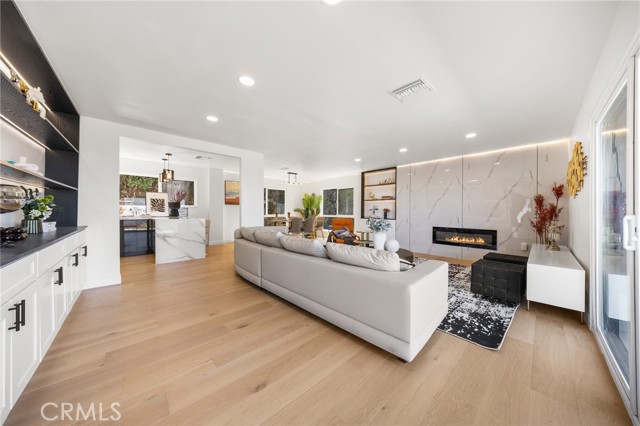 12284 Circula Panorama, Santa Ana CA: https://media.crmls.org/medias/2d72cdc6-efa8-4ed4-97d4-247e07ee6351.jpg